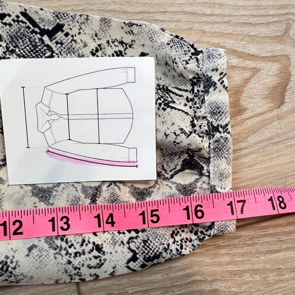 Lux & Chic Cynthia Rowley 100% Silk Button-Front Tunic | Cream Snake Print | S - Picture 16 of 16